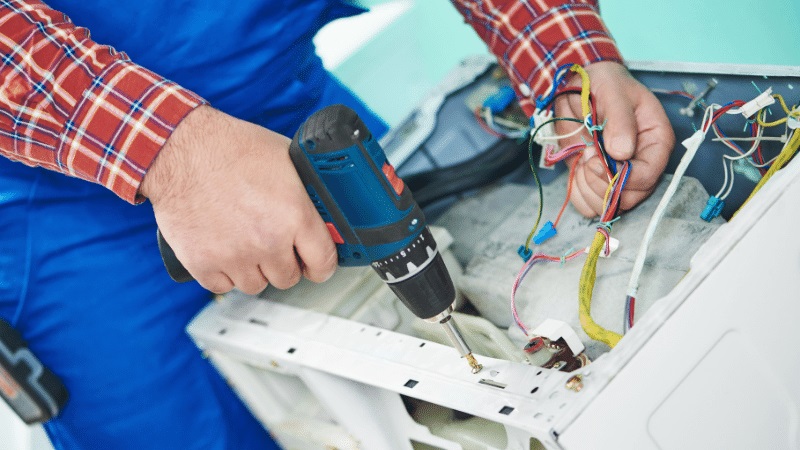 Kırkağaç Axen Axen çamaşır makinesi kart tamiri – Su almama arızası orijinal parça ile giderildi. - Teknik servis örneği